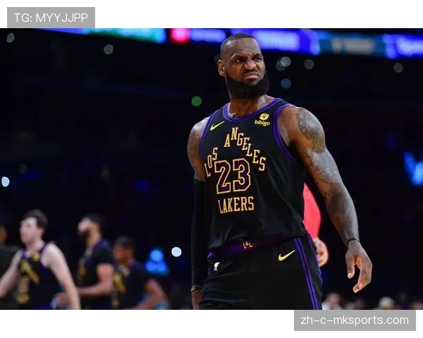 湖人勇士残阵对决三分效率成关键 詹姆斯全能表现取胜